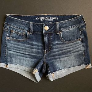 Like New American Eagle Outfitters 360 super stretch Shortie Jean Shorts Sz 4